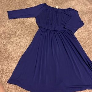 Key hole neck dress